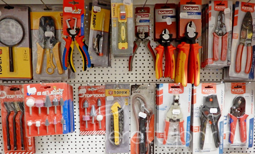 SZABÓ szerszámcentrum 23